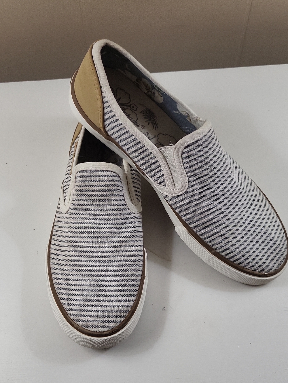 TOMMY BAHAMA Slip-On Sneakers in Striped White and Blue, WOMEN'S 8.5